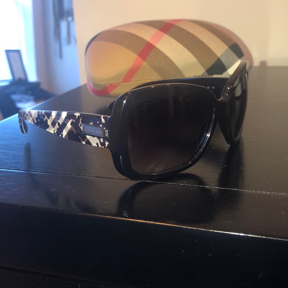 Burberry black sunglasses